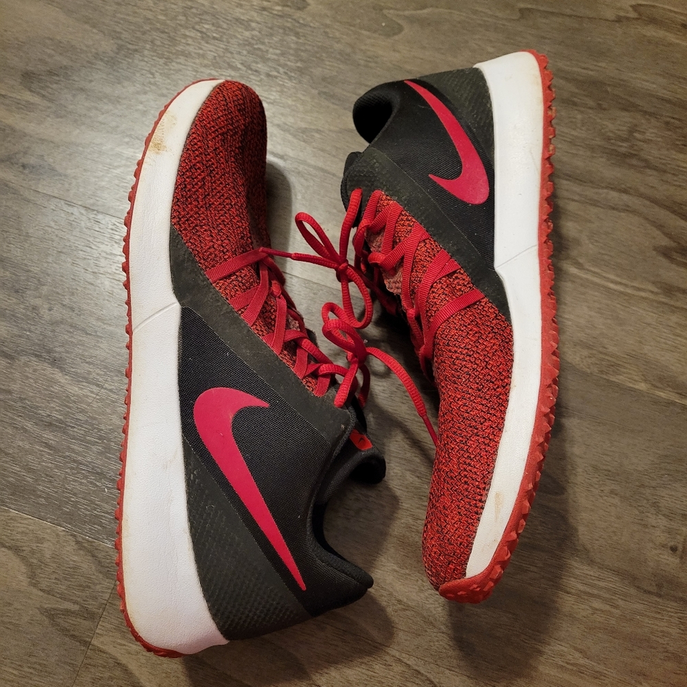 Nike Tennis Shoes